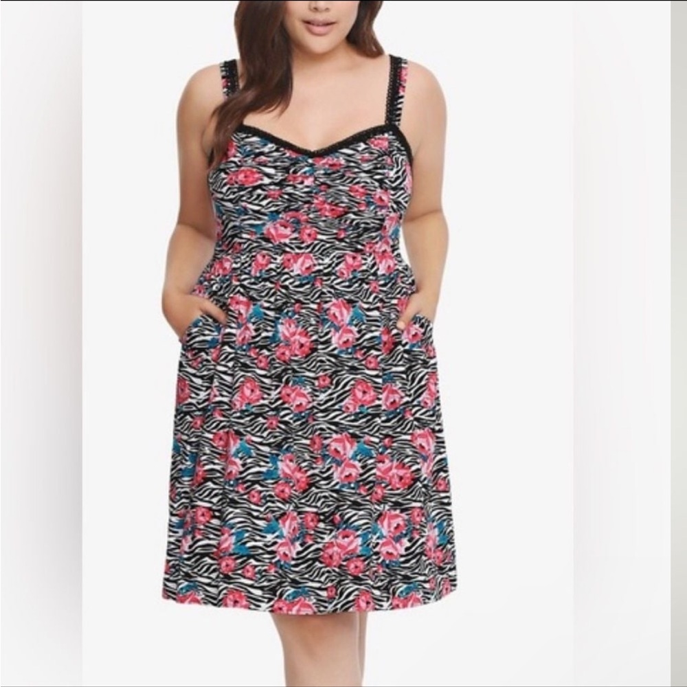 ✨torrid animal print & floral pattern dress✨